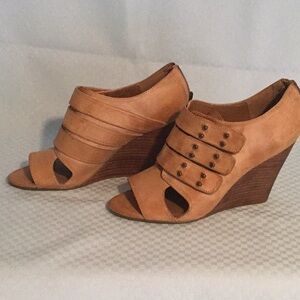 Aldo wedge leather heels